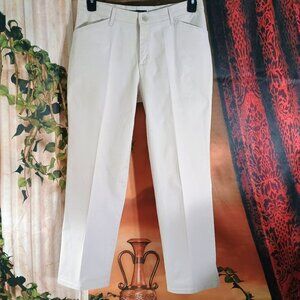 EUC Lee Sz 10 Short Parchment Tan Relaxed Fit Chino All Day Stretch Pants